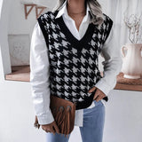 2021 New Fashion Women V Neck Print Knitted Vest Sweater Casual Sleeveless Loose Pullover Elegant Warm Lady Sweater