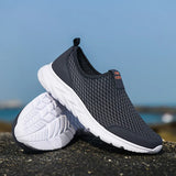 Men Casual Shoes Breathable Outdoor Mesh Light Sneakers Male Fashion Casual Shoes 2021 New Comfortable Casual Footwear Men