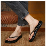 Women Wearing Flip-Flops In 2024, The New Summer Fashion Flat-Soled, Simple, Thick-Soled Sandals, Beach Casual