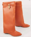Breakj Autumn / Winter New Round Head Big Tube Around The Lock Buckle Shark Buckle Straight Tube Long Boots Wedge Trouser Boots