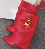Breakj Autumn / Winter New Round Head Big Tube Around The Lock Buckle Shark Buckle Straight Tube Long Boots Wedge Trouser Boots