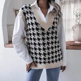 2021 New Fashion Women V Neck Print Knitted Vest Sweater Casual Sleeveless Loose Pullover Elegant Warm Lady Sweater