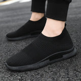 Popular Style Pure Black Summer Men's Shoes Breathable Trend Sports Leisure Shoes Men's Flying Mesh Running