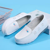 Woman Nurse Flat Shoes Fashion White Slip on Comfort Moccains Shoes Warm Plush Loafers Women Wedge Platform Sneakers