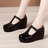 Leather, Soft Soles, Round Head Muffins, Thick Soles, Waterproof Table Shoes, Women's Large Size Anti-Skid Comfortable Middle-Aged Slope Heel Mother