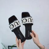 Design Womens Rhinestone Alphabet Summer Flat Slippers 2024 Outdoor Fashion Ladies Slippers Casual Party Beach Flip