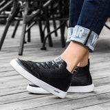 New Men Skateboarding Shoes Lightweight flat Sneakers Soft Leather Casual Flat Oxfords For Walking
