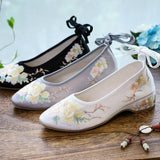 Breakj Shoe Net Shoe Sandals Bag Root Embroidered Cloth Shoes Low Heel Women's Shoes 2023 New National Wind New