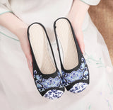 Breakj Round Head Embroidered Cloth Shoes Beef Tendon Bottom Flat Bottom Soft Bottom Canvas Slippers Female Ethnic Wind Blue And White