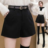 Black Woolen Shorts Female Spring And Autumn Outside Wearing Small Tall Waist Wide Leg Pants 2025 New Show Thin Bottom Boots