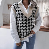 2021 New Fashion Women V Neck Print Knitted Vest Sweater Casual Sleeveless Loose Pullover Elegant Warm Lady Sweater