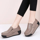 Breakj And Autumn New Heel Bean Shoes Snail Shoes Female Cow Skin Thick Sole Shoes Mother Slope And Rocking Loose Cake