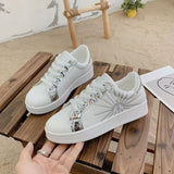2022 Women Casual Shoes New Spring White Sneakers Breathable Flower Lace-Up Women Sneakers Women Shoes Fashion