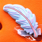 Shipping 1pcs Feather Pillow Shoe Charms Original Pig Apple Shoe Accessories Buckle Rainbow Banner Shoes Decorations