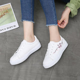 Breakj White Shoes Women 2023 Autumn New Flat Plate Shoes Net Red Leisure Anti-Slip Students Embroidered Sports Single